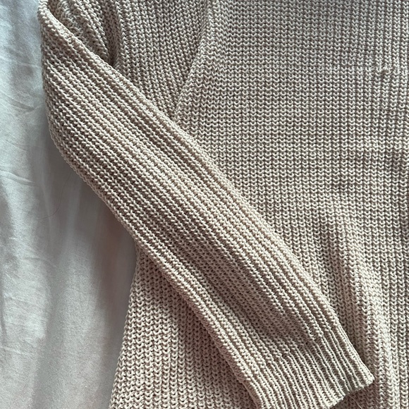 Comfy Winter Sweater - Picture 6 of 7